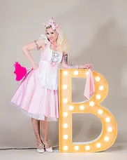 Rose Rainbow Blonde Bombshell Burlesque München