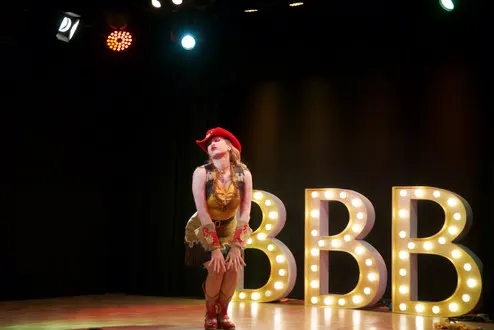 Blonde Bombshell Burlesque München
